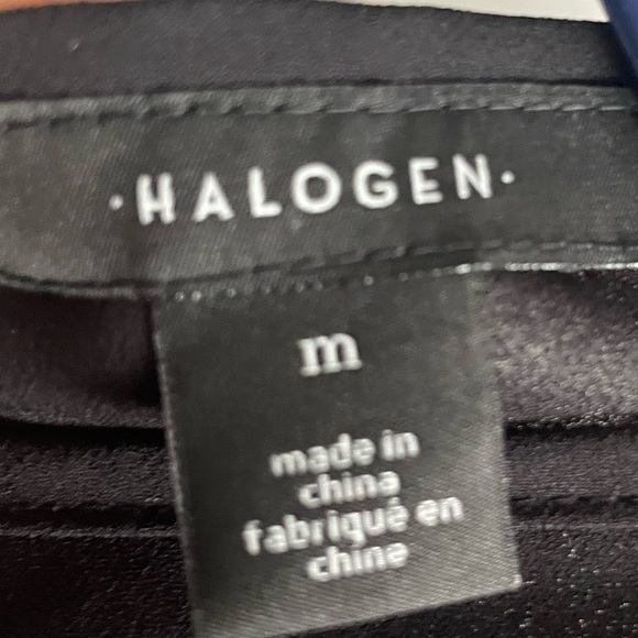 Halogen Black V-Neck Short Sleeve Top. Pre-Owned. - Picture 5 of 7